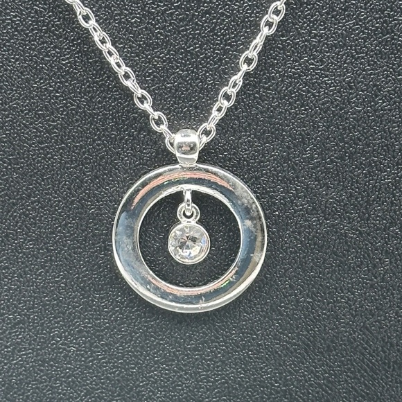 NWT Silver Circle Pendant Necklace and Earring Set - Picture 1 of 2